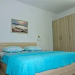 Nevenka I Josko Apartament Tučepi